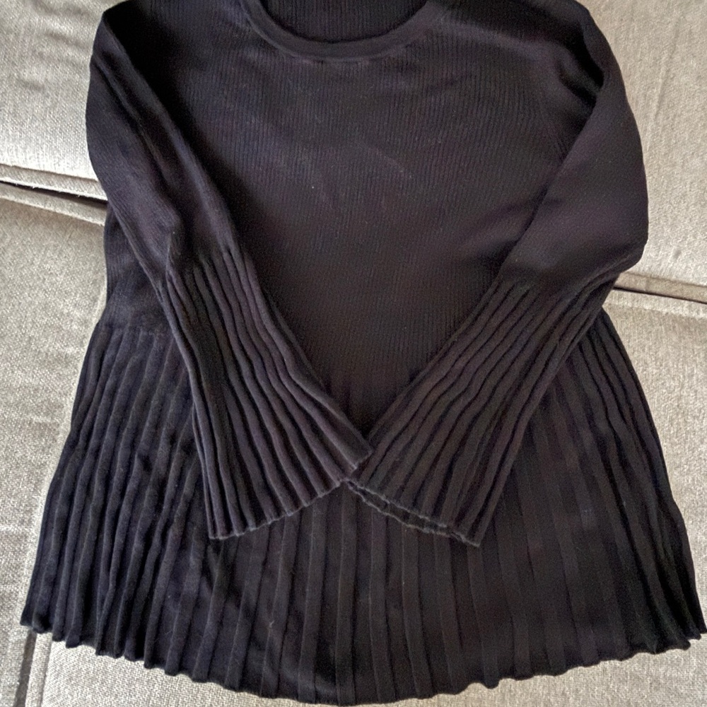 Sejour Black Ribbed Pleated Hem Women's Sweater (1X)